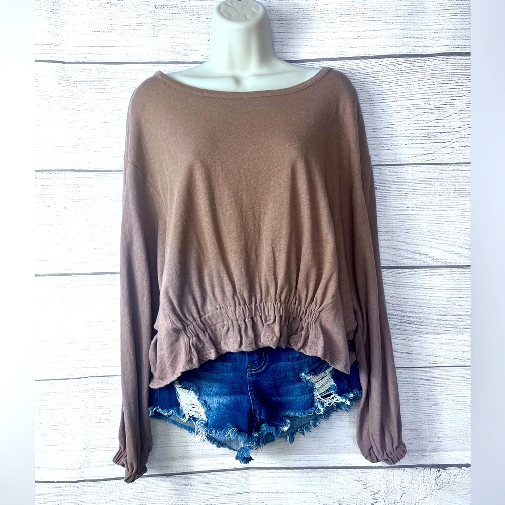 Mustard Seed Cropped Long Drop Sleeve Top With Keyhole Back Ruching Detail 💗